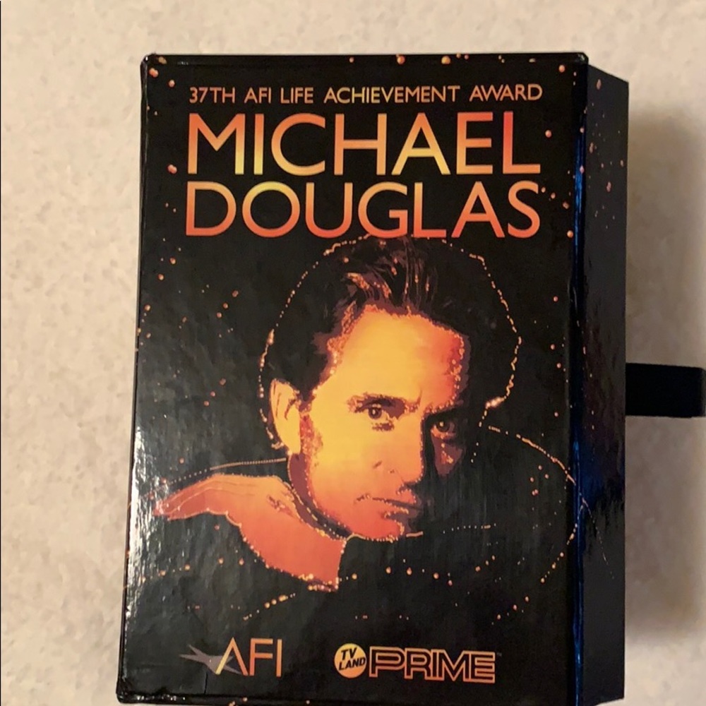 🛻 FREE SHIPPING : 9 DVD box set. Michael Douglas